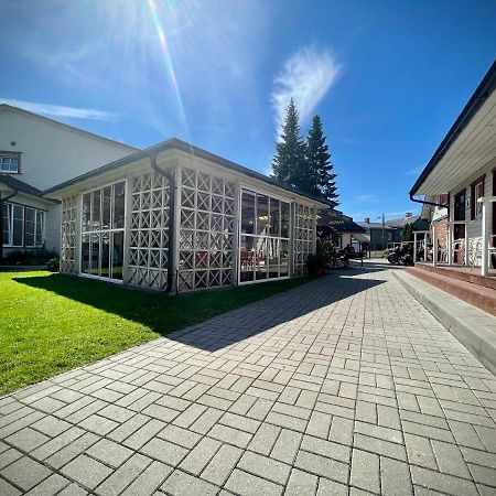 Aleksandri Guesthouse Pärnu Buitenkant foto