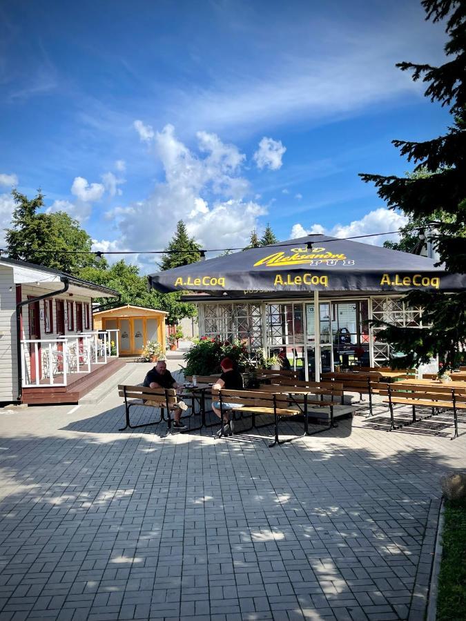 Aleksandri Guesthouse Pärnu Buitenkant foto