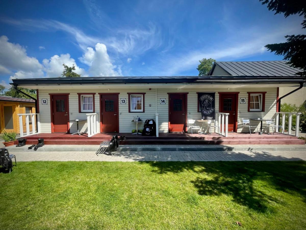Aleksandri Guesthouse Pärnu Buitenkant foto