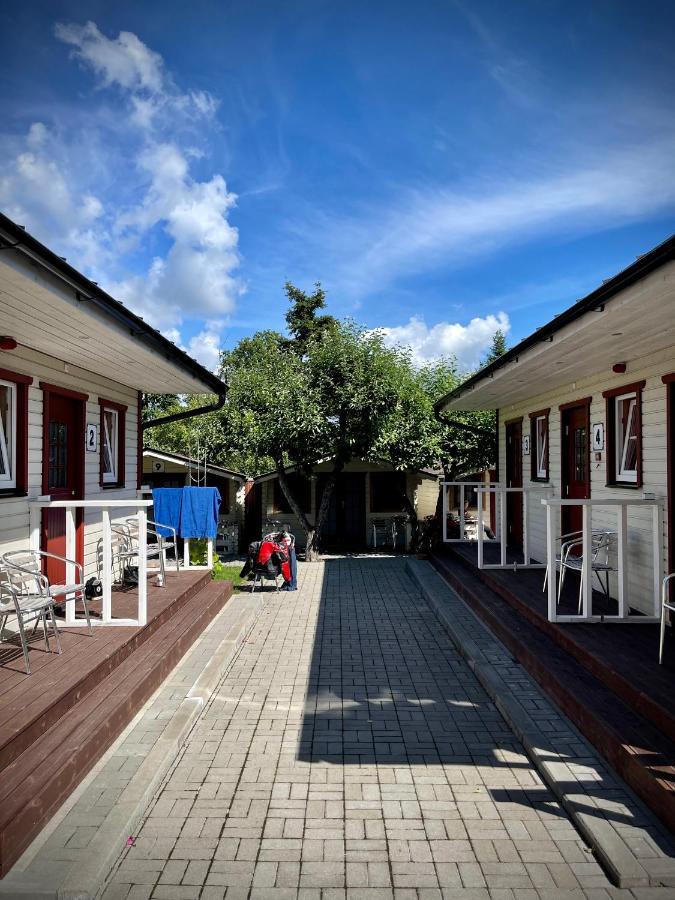 Aleksandri Guesthouse Pärnu Buitenkant foto