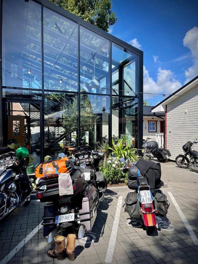 Aleksandri Guesthouse Pärnu Buitenkant foto