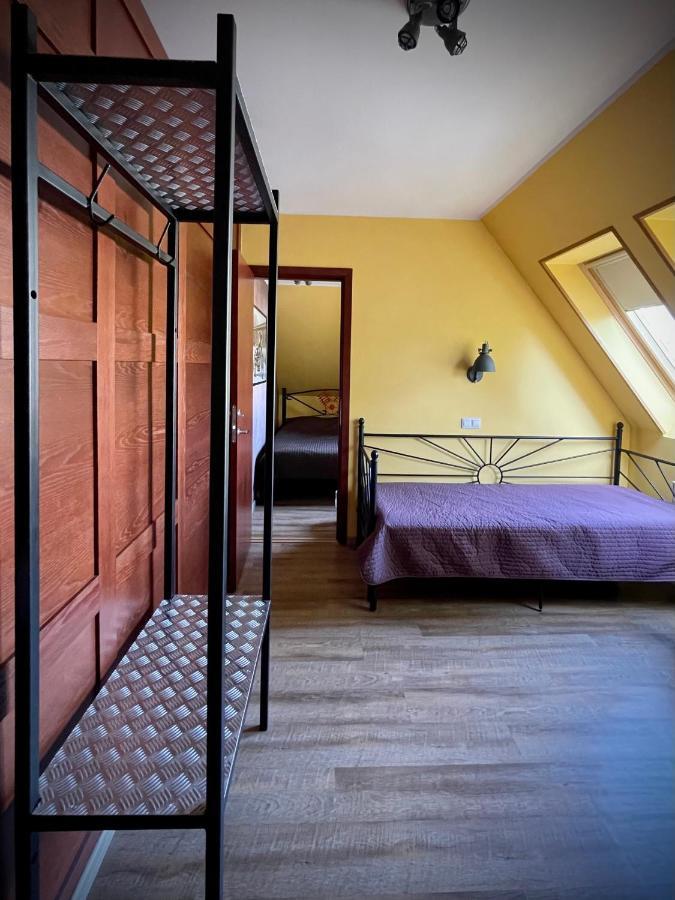 Aleksandri Guesthouse Pärnu Buitenkant foto