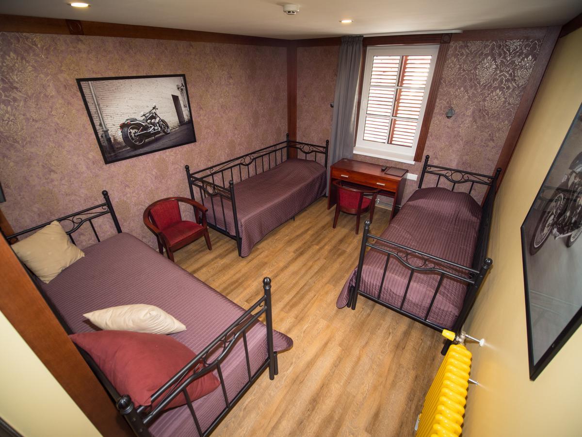 Aleksandri Guesthouse Pärnu Buitenkant foto